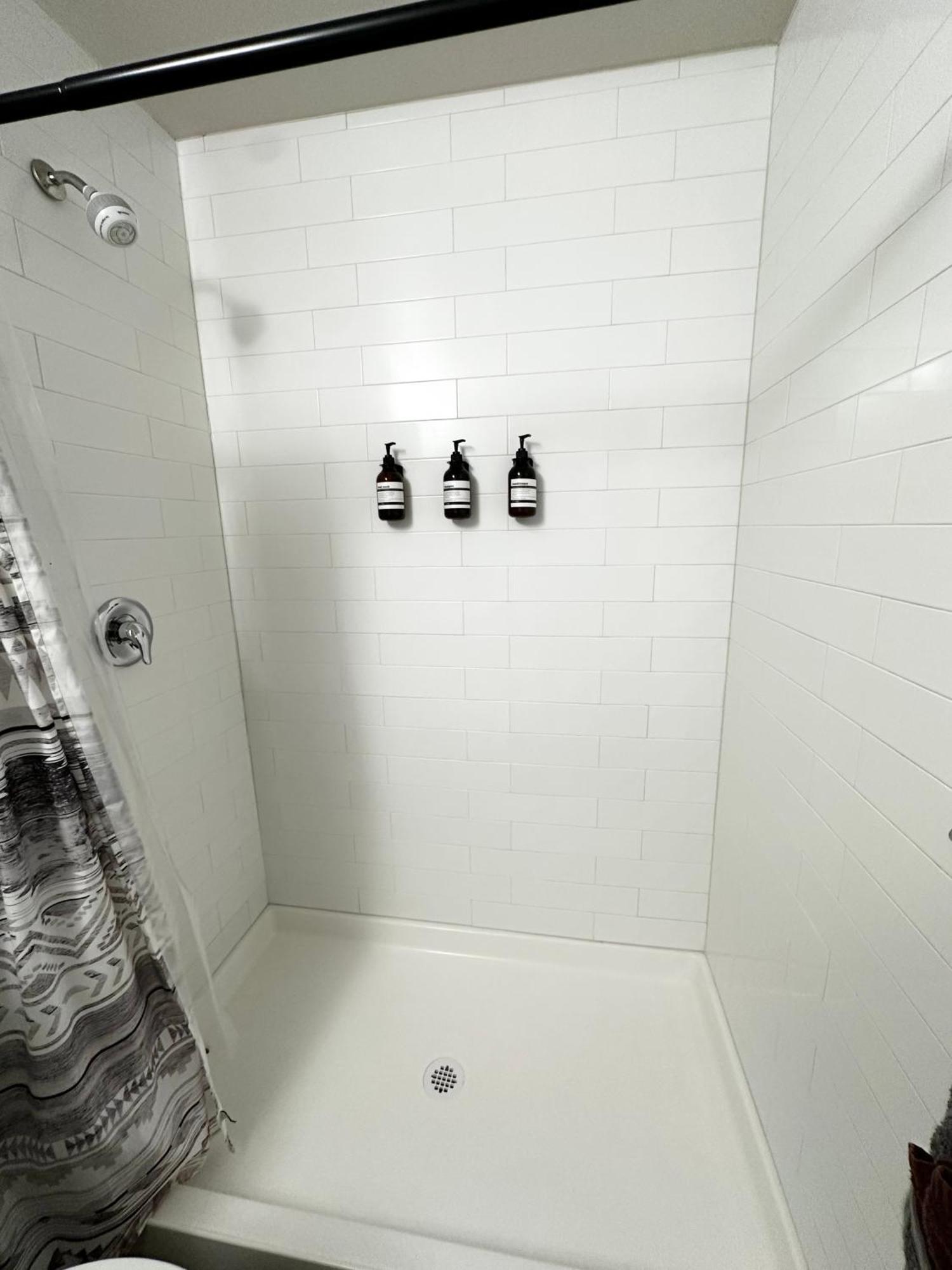 Central Tacoma Homestay With Breakfast Included -Private Room- Room photo